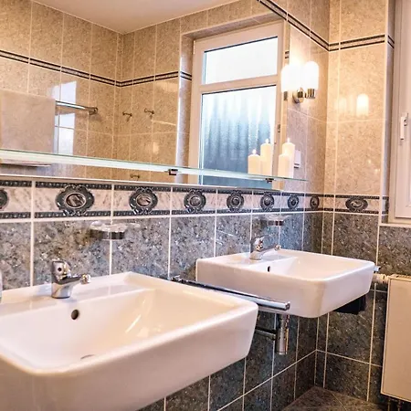 Terrasse, Gratis Nutzung Vom Ahoi Erlebnisbad Und Sauna In Sellin - Meeresblick 12 Lejlighed